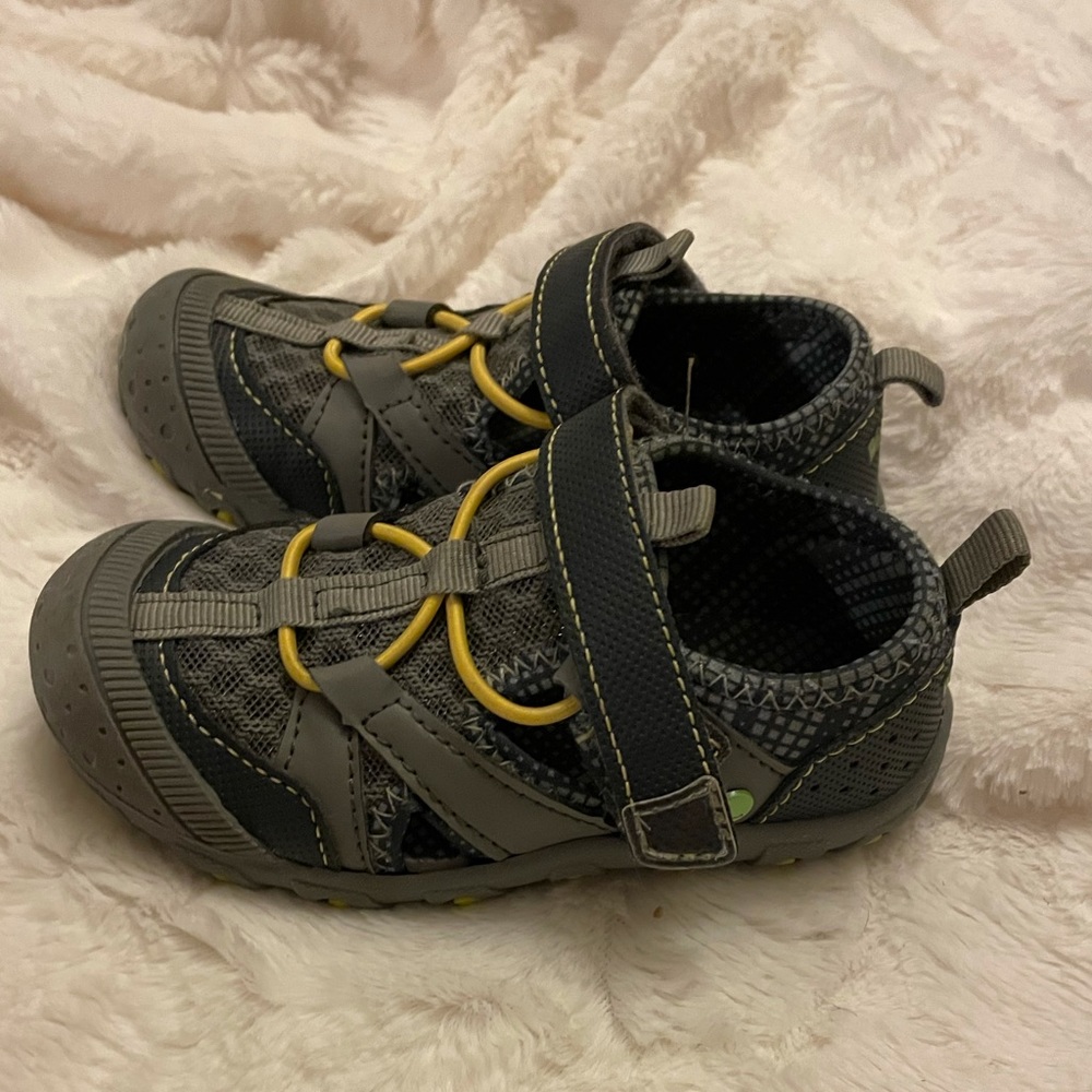 Cute toddler/baby sandals!!